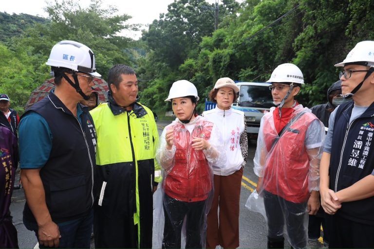 太平區黃竹里竹村路因豪雨崩塌 盧市長勘災指示：全力搶通、保障居民安全