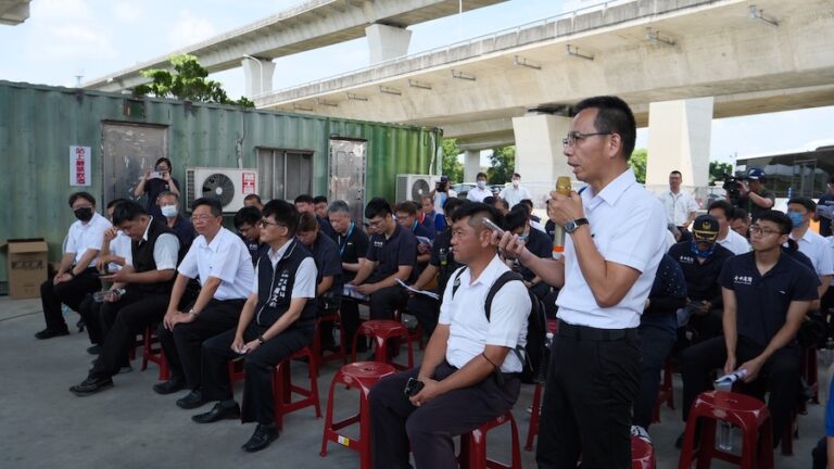 守護民眾乘車安全！中市擴大電動公車消防演練 強化搶救應變能力