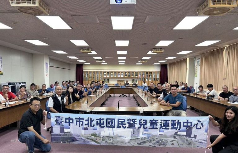 走進冰雪奇緣世界 中部最大冰上運動場「北屯國運」熱烈招商