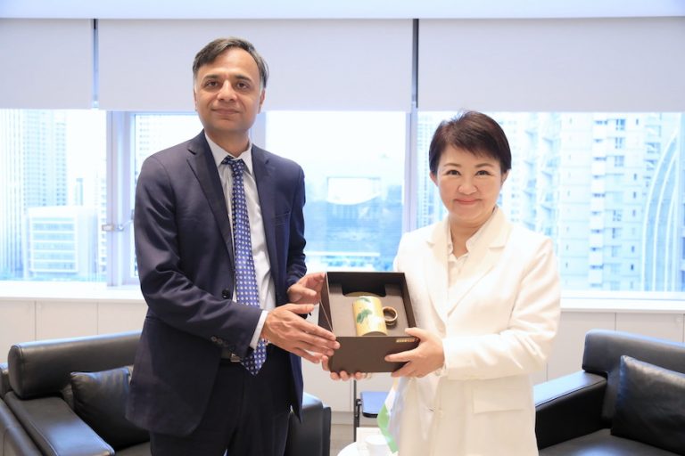 印度-台北協會會長葉達夫拜會中市府 盧市長感謝促進文化交流與友誼