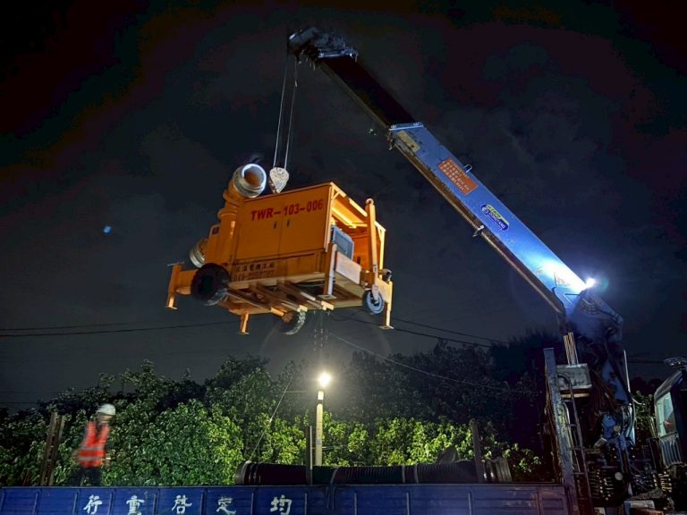共度難關！中市府調派大型抽水機馳援雲林 已抵達投入救災