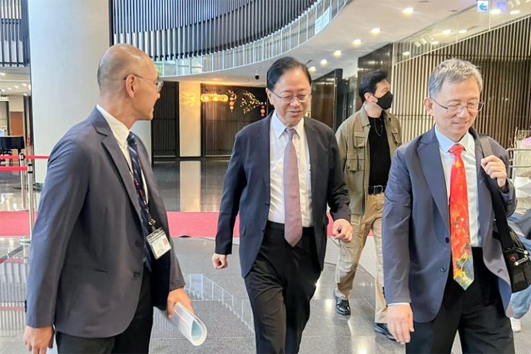 爭取核定桃園市立醫院　張善政率隊親赴衛福部醫審會簡報
