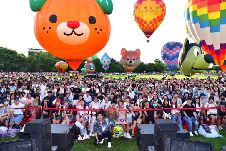 石岡熱氣球人氣爆棚！單日湧入15萬人 民政局長：今年造訪人次將創新高