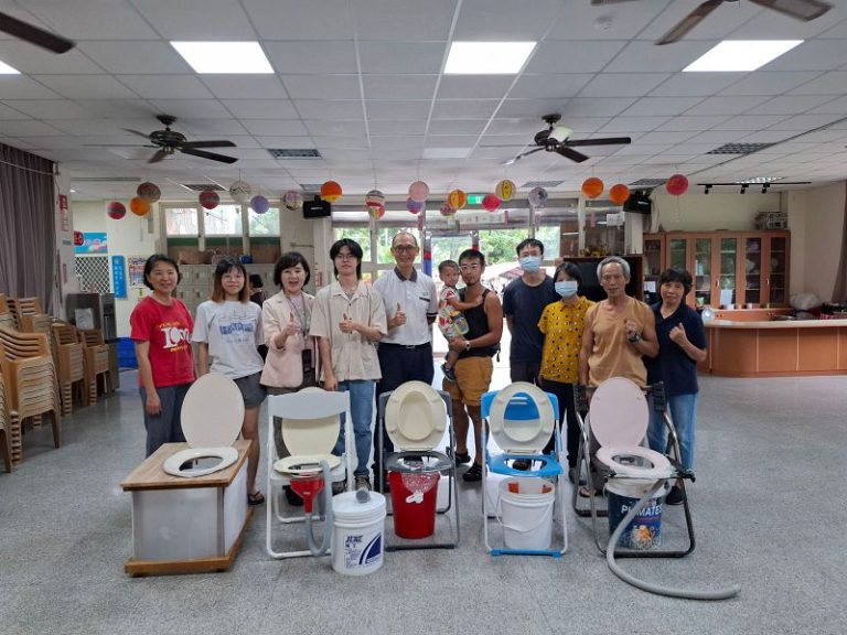 慈大推動韌性防災教學 DIY乾式馬桶衛生又環保