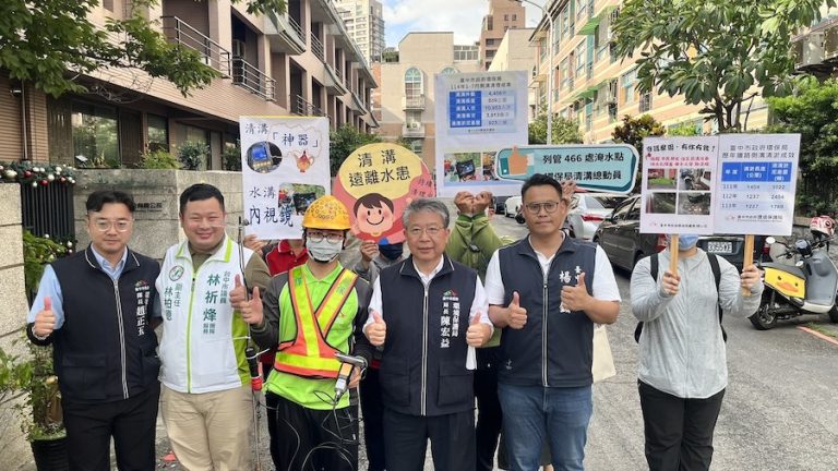 防汛升級「溝通無礙」！中市環保局出動清溝神器 內視鏡助攻排水暢通
