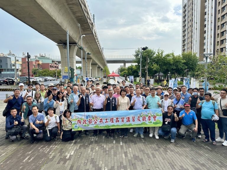 見證自行車跨橋創新工法與生態典範！ 內政部組團觀摩台中「綠空廊道」