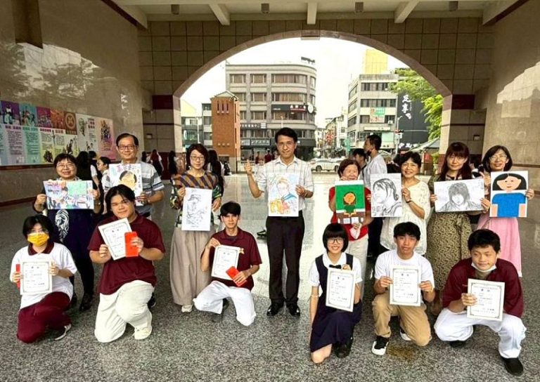 信家商感謝師恩 溫馨滿校園