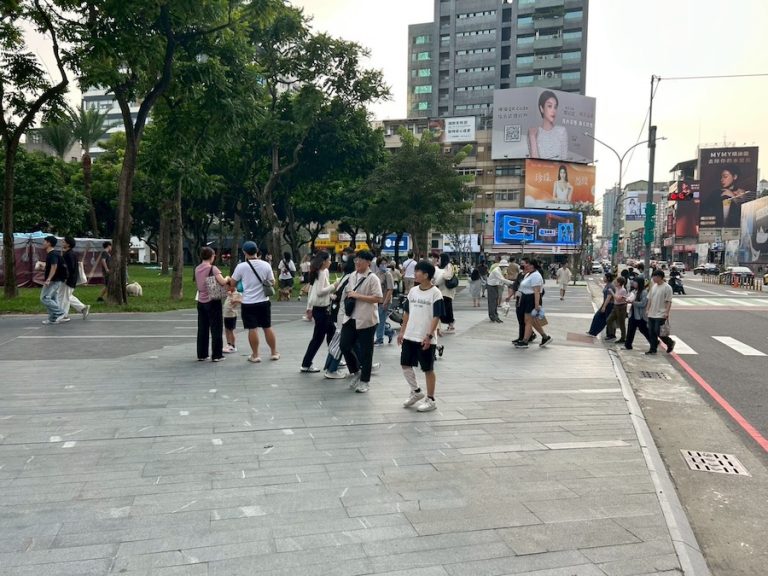 台中市民廣場煥新登場！ 人行動線加寬打造友善安全城市地標