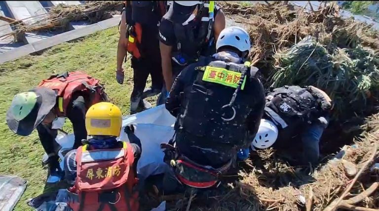 堰塞湖溢流重創花蓮 台中特搜隊連夜救援13人並尋獲罹難者