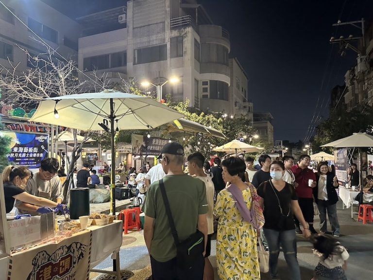 「中秋月光爵士音樂市集」登場　東海藝術街商圈夜晚化身最浪漫音樂街區