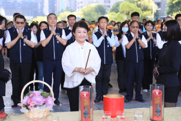 中市府舉行中元普渡 盧市長祈求三大心願：國家安定、市政昌隆、人民安心