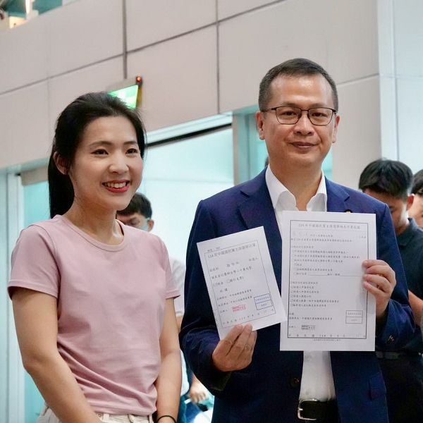 鄭麗文、羅智強領表參選黨主席 郝龍斌民調落後陷長考