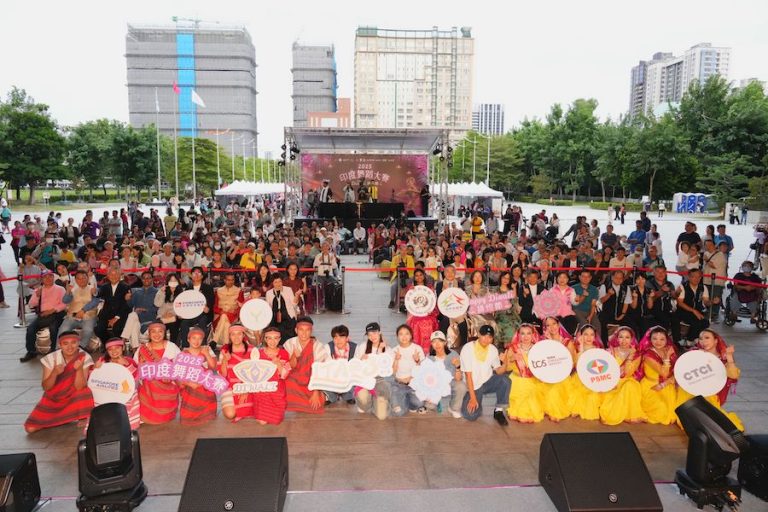 排燈節慶典移師台中！ 首屆印度舞大賽high翻全場 黃副市長：持續深化台印友誼