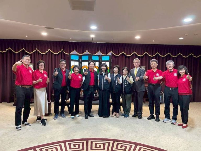 美國南加州東海大學校友會拜會中市府 秘書處謝處長熱情歡迎僑胞回家