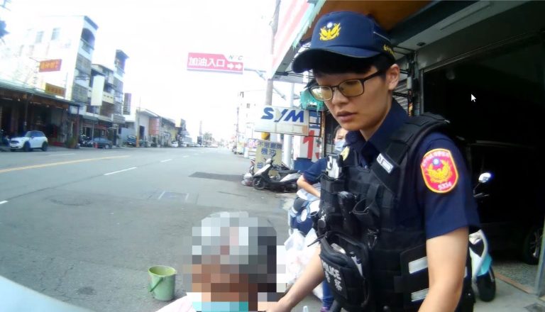 一個轉角就迷路…輪椅婦搭錯車到異鄉  暖警跨區10公里送返家