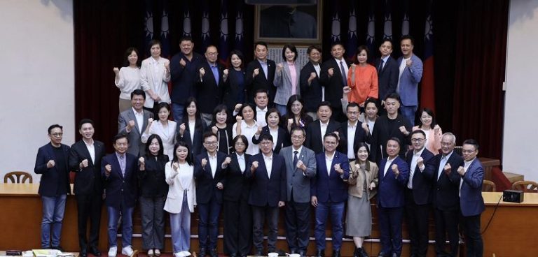鄭麗文拜會國民黨團 藍委：不可能令不出黨中央