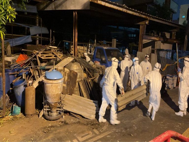 豬瘟案場髒亂超預期 市府與化學兵聯手消毒