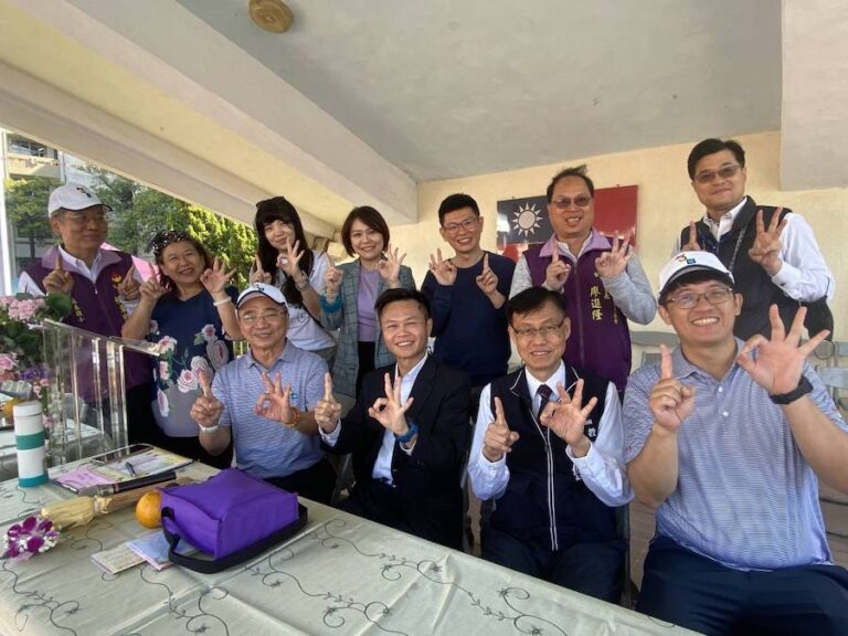 中市歷史最久的百卅名校──西區忠孝國小歡慶130歲生日 教育局長親臨與校友、師生同賀