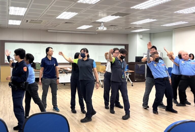 中市警資深技術教官親授防身技巧 強化中捷安全防禦應變能力