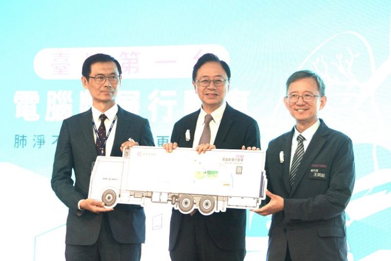 全國首創行動CT醫療車正式啟用