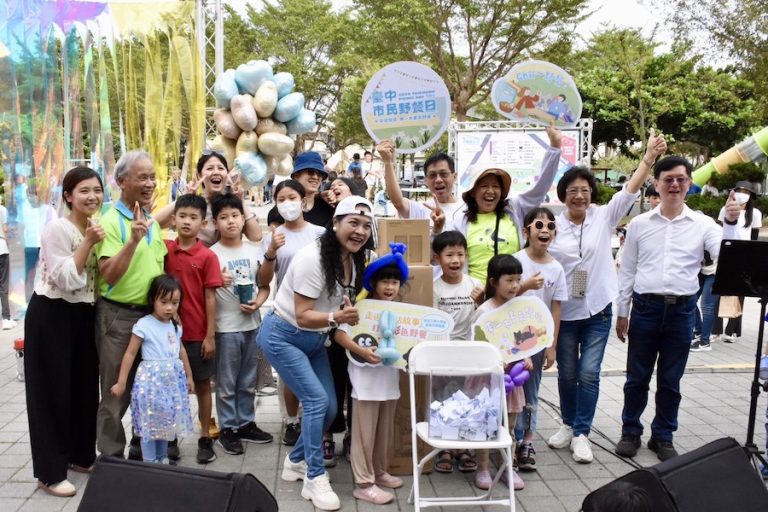 千人席地慢活野餐！台中神岡豐洲公園野餐日結合七主題、草地學堂度秋日時光