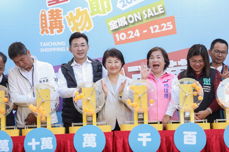 台中購物節月月抽百萬！盧市長現身廟東商圈 親抽3位「百萬級幸運兒」