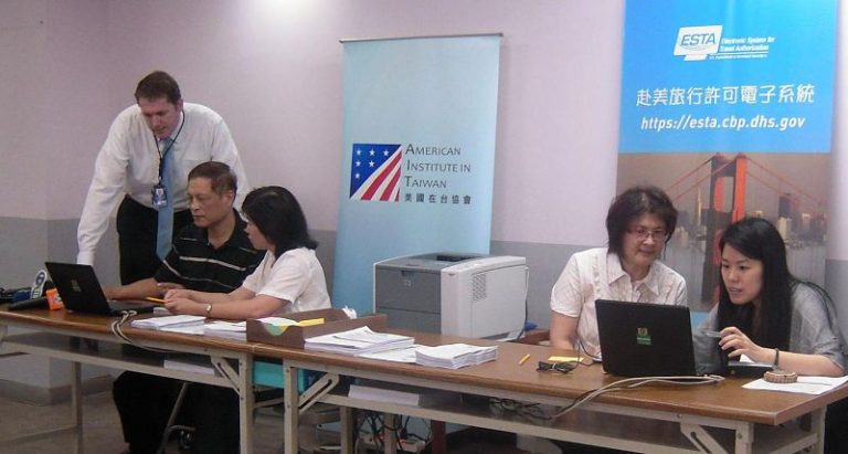 川普新令嚴審健康財務簽證 入境移民美國更難