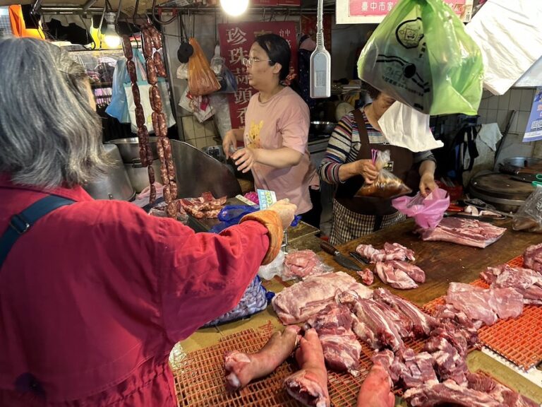 台中物調券第二天買氣全面提升！市場、夜市、商圈人潮翻倍湧現 買氣直逼過年