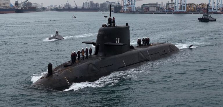 海鯤軍艦遭爆無錨海試 拿艦上人命開玩笑 台船：海鯤艦測試皆符合安全標準