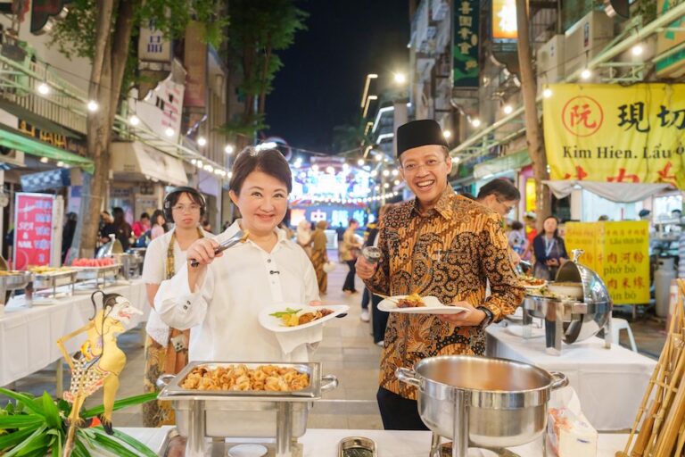 台中街頭變身「一日峇厘島」！購物節迎印尼駐台艾吏福代表感受家鄉氛圍 盧市長：台中是印尼朋友的另一個家