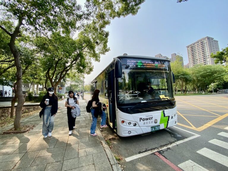 台中市民卡突破193萬張創新高　雙十公車吸引通學族　28條路線直達校園