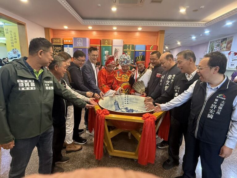 第十一屆阿聰師博餅賽 第一名狀元獲五十八吋電視