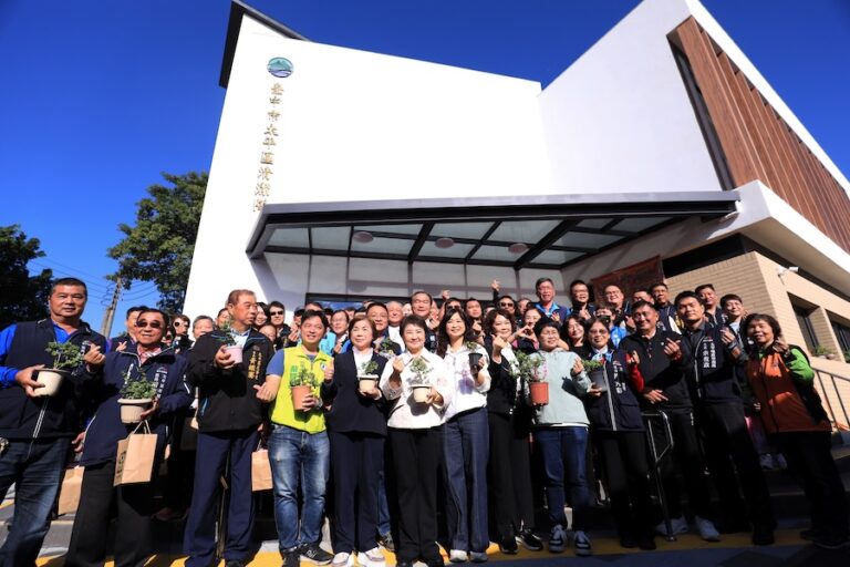 挹注逾4千萬元！ 太平區清潔隊新廳舍啟用 盧市長：獻給英雄的新年禮物