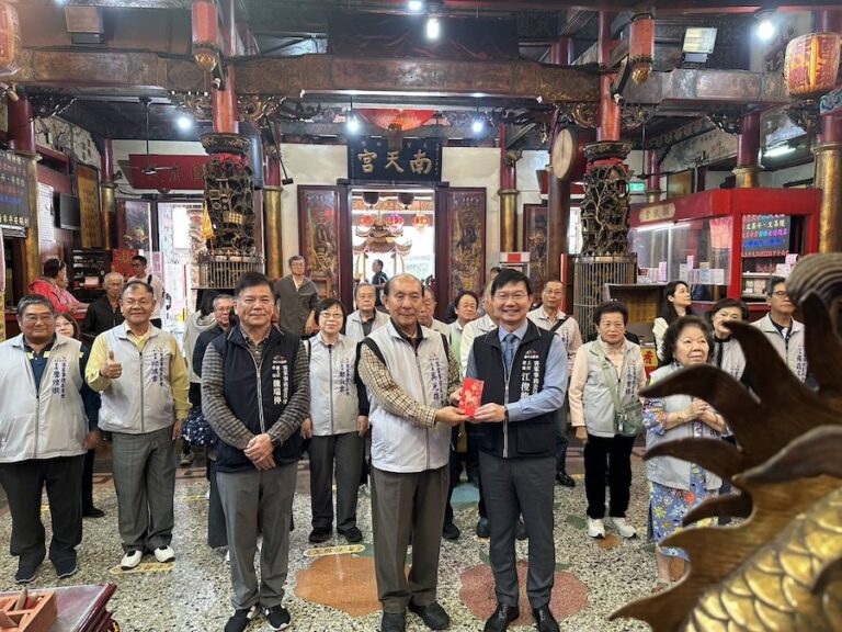 南天宮濟弱揚善 台中客委會團拜致敬 祈福市民安康
