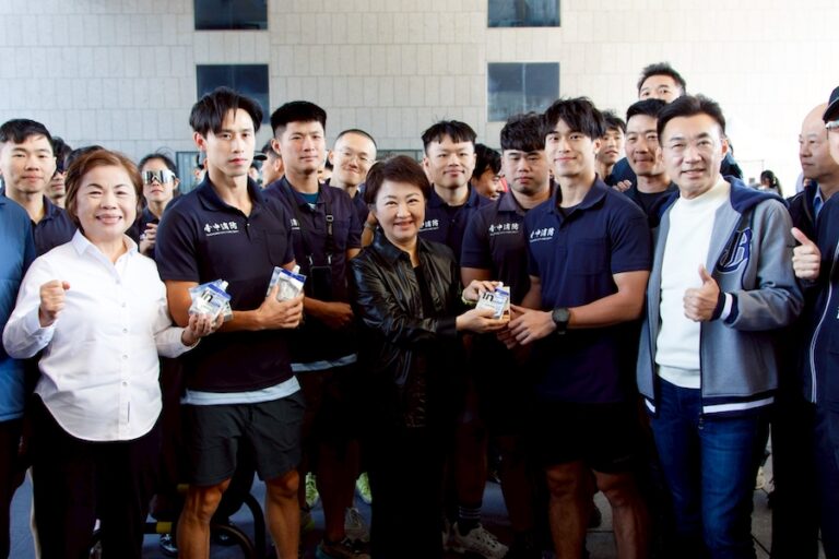 全球鋼鐵對決 12國猛將、明星同台挑戰極限爭霸百萬獎金 盧市長親送「幸運物」力挺台中隊