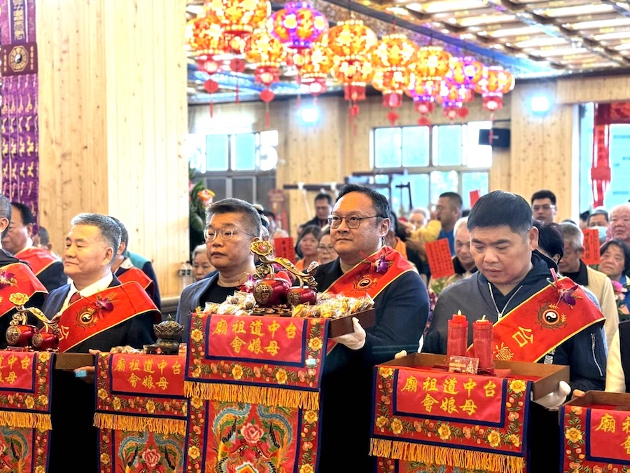 無極三清總道院母娘殿瑤池金母安座盛典登場 鄭副市長祈願國泰民安
