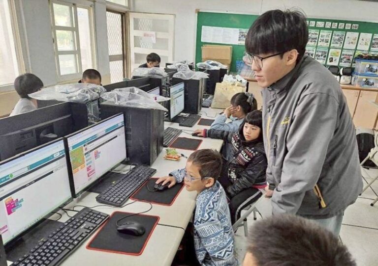 AIoT體驗營 點亮偏鄉學童科技夢