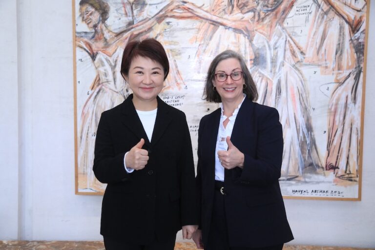 美國在台協會華盛頓總部執行理事藍鶯蒞臨台中 盧市長以美食會友 盼持續深化與美國友好合作