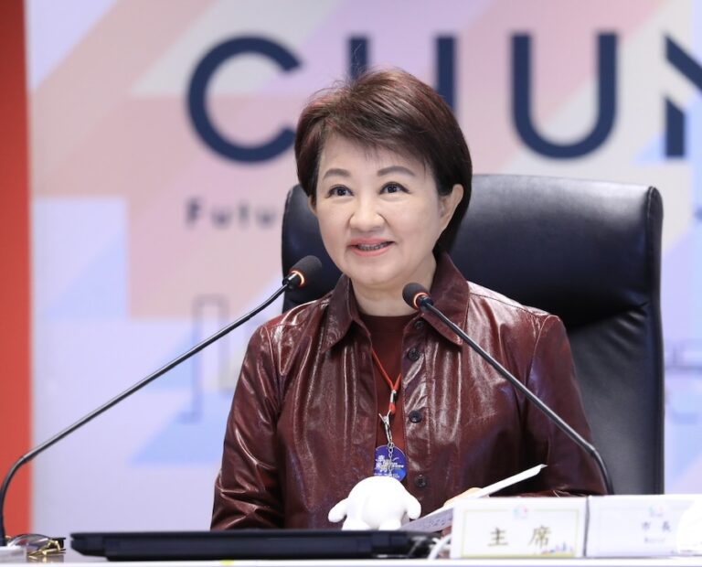 中市路燈全面LED化！盧市長：換裝LED燈具 每年省下約1.3億電費