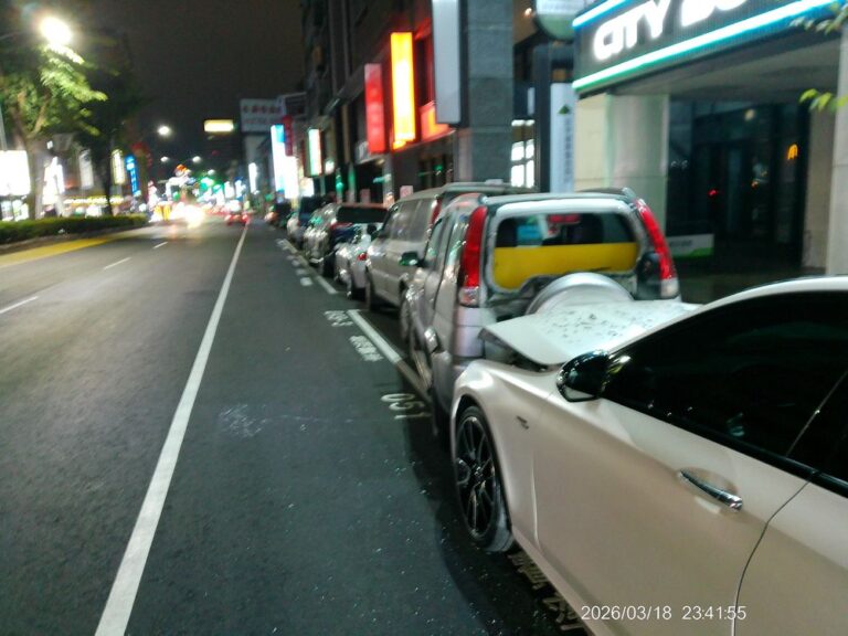 疑低頭看導航釀6車連環追撞　警籲駕駛專心行車維護道路安全