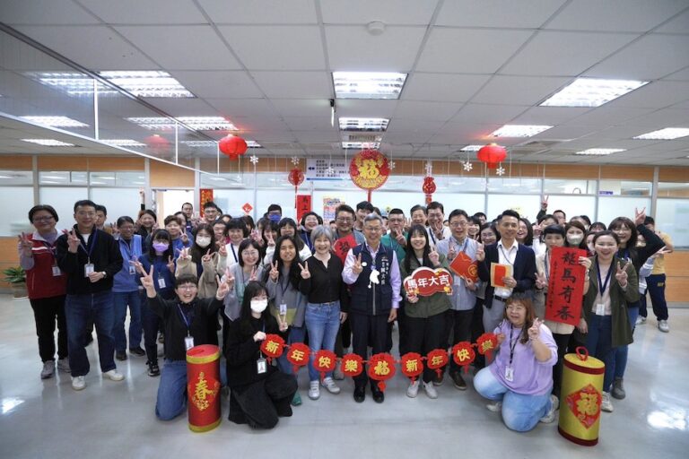 歲末送暖、感謝有你！中市建設局長率隊慰勞駐外第一線同仁辛勞