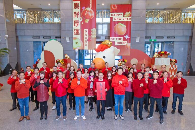 新北市賀歲短片 侯友宜邀市民走春迎馬年