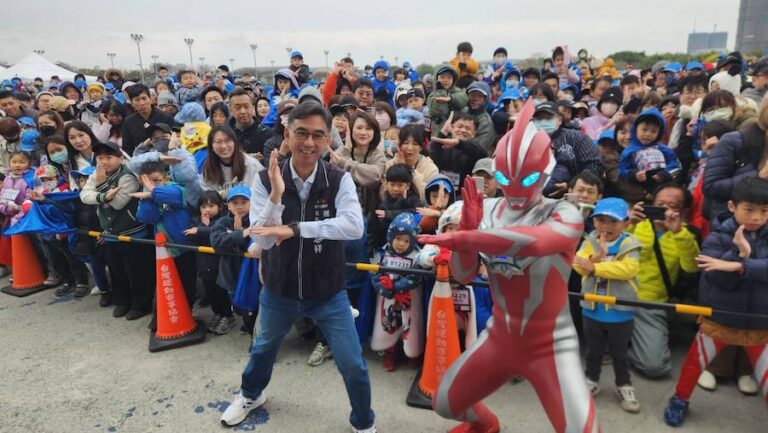 經典英雄跨世代集結 超人力霸王路跑吸引4,500人齊聚台中
