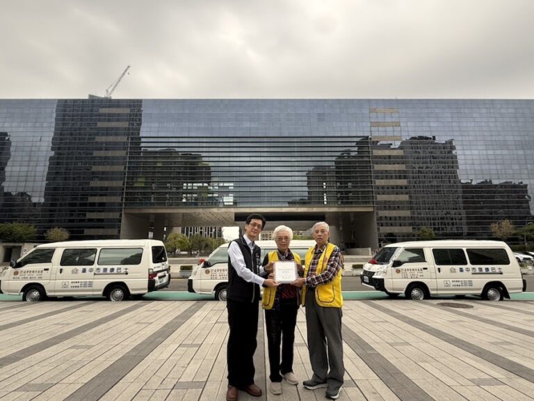台中再添3輛復康巴士　民間善舉助身障族群無礙出行