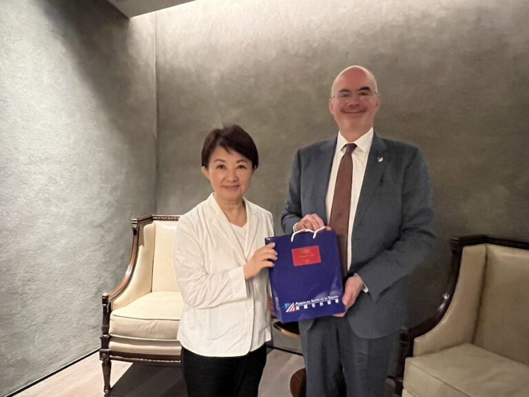 台美關係邁入黃金時代！AIT處長谷立言訪中市肯定產業實力 盧市長：深化合作共創雙贏