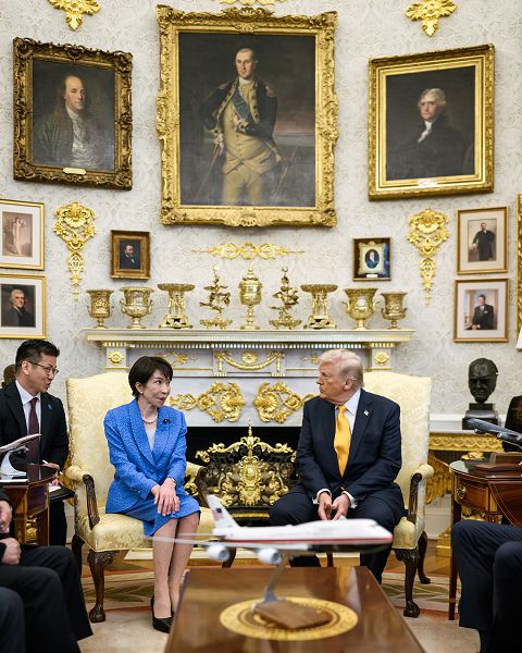 美日峰會川普拿珍珠港事件開玩笑　高市早苗尷尬不已