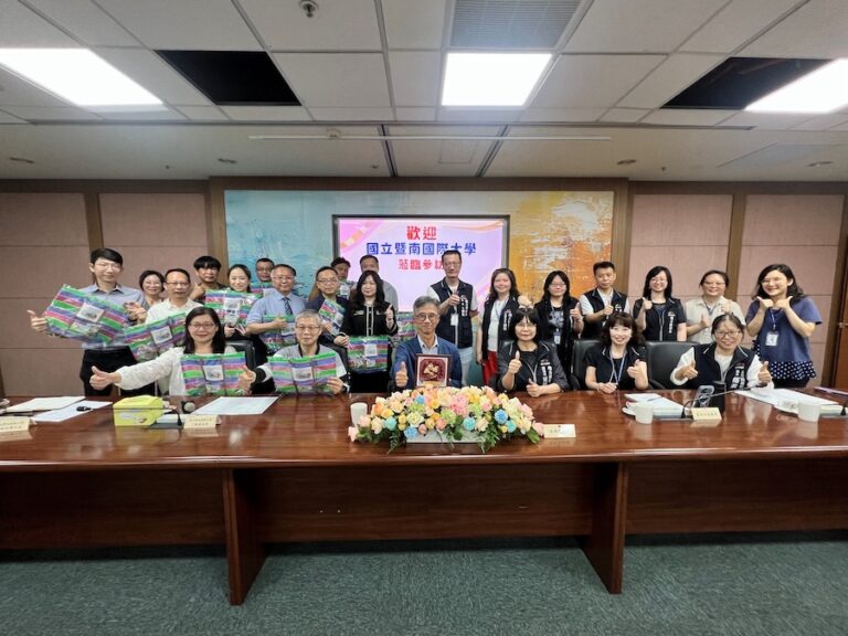 中市地稅局AI智慧客服獲獎無數 暨南大學準博士成團參訪