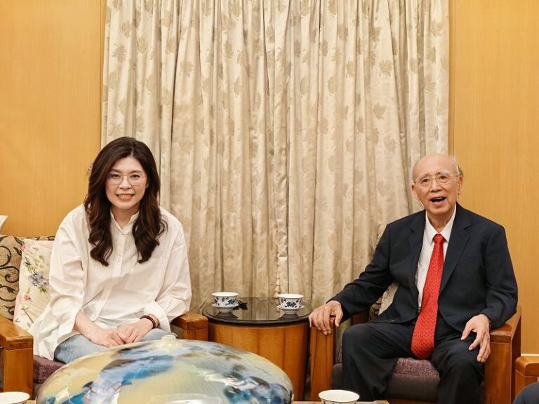 吳伯雄期許鄭麗文訪大陸一定要成功