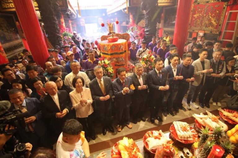 大甲媽今晚起駕遶境賜福 黃副市長恭請上轎祈願台灣國泰民安