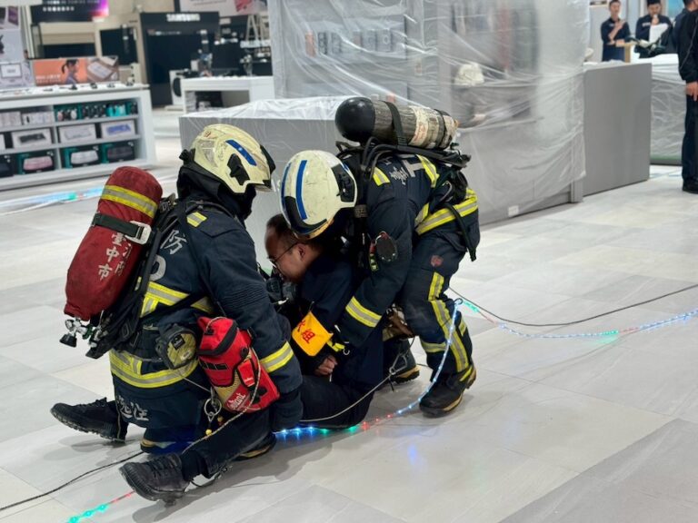 開幕在即 中市消防局辦理漢神洲際購物廣場實境火災演練 強化大型商場防災應變